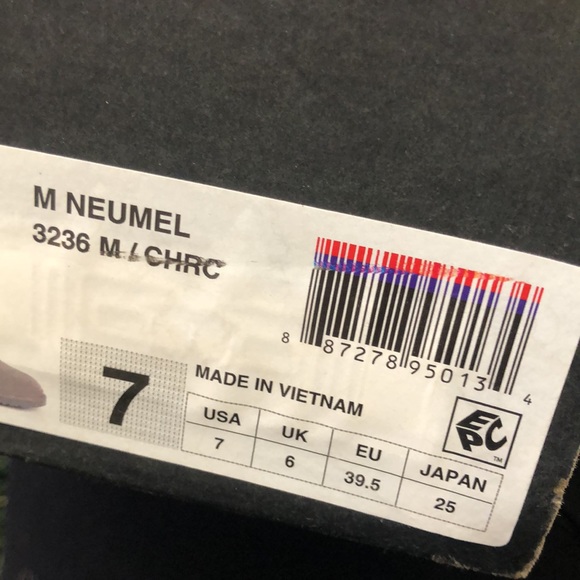 Ugg Nuemel - Picture 5 of 5